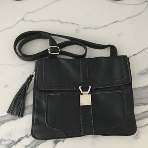 Crossbody handbag